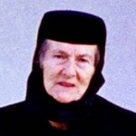 Înapoi la MORALITATE, ne îndeamnă maica Benedicta în „Confesiunea unei doamne- Zoe Dumitrescu-Buşulenga”: cu rădăcinile tăiate!…