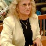 RODICA  ELENA  LUPU: ”Noi, indiferent de vârstă, trăim  într-o permanentă căutare a cuvântului potrivit”