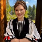 CLAUDIA OLARIU STROIE: ”Pentru mine, costumul popular nu este doar o ținută de scenă, ci o adevărată identitate„