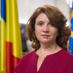 Manneken-Pis în straie de călușar, la Bruxelles, de Ziua Portului Tradițional Românesc