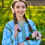  MĂDĂLINA  AVĂDANEI : ”Atât prin port, cât și prin graiul și cântecele autentice, îmi doresc să păstrez vie amintirea străbunilor mei”